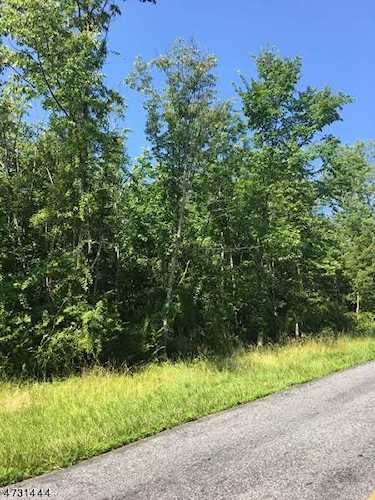 689 Woodglen Rd Lebanon Twp., NJ 08826 | MLS 3490381 Photo 1