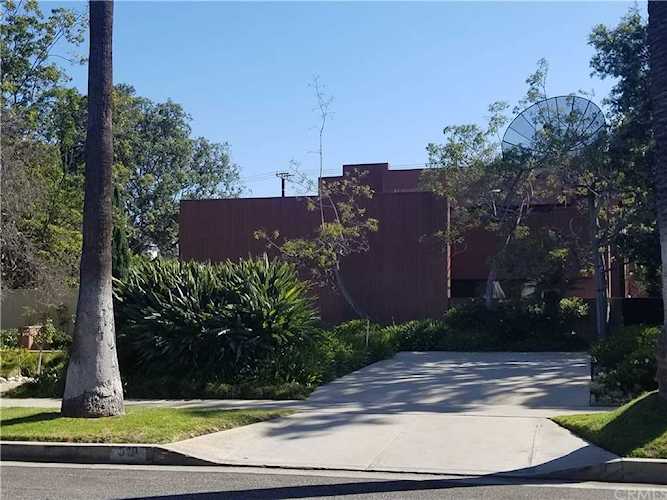 519 N Bedford Drive Beverly Hills, CA 90210