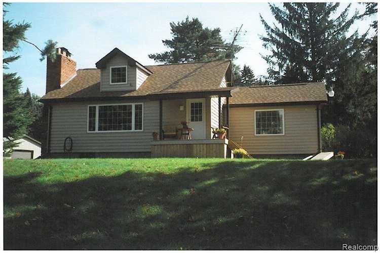 5133 Howard Lake Rd Addison Twp, MI 48367