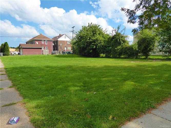 1822 Salina Dearborn, MI 48120