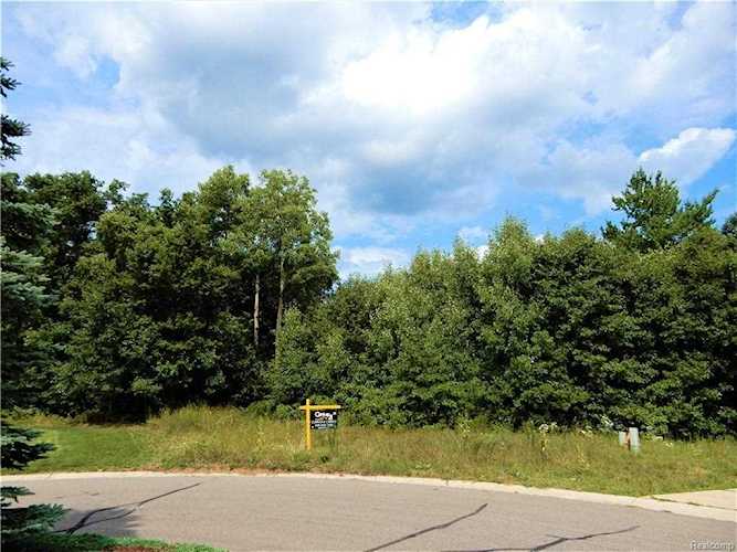1691 Algonquian Trl Oxford Twp, MI 48362