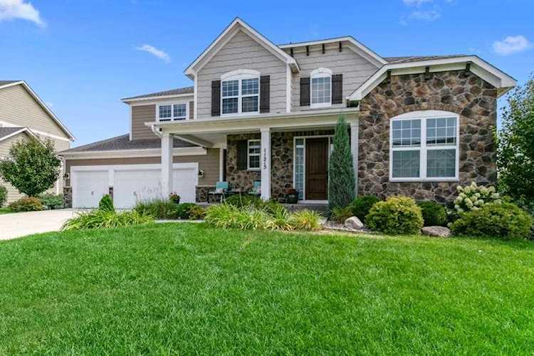 11215 Whitewater Drive Woodbury, MN 55129 | MLS 4994657 Photo 1