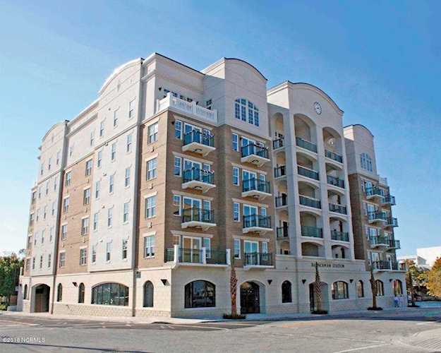 Home For Sale At 124 Walnut Street, Wilmington NC in Bannerman Station Photo 1