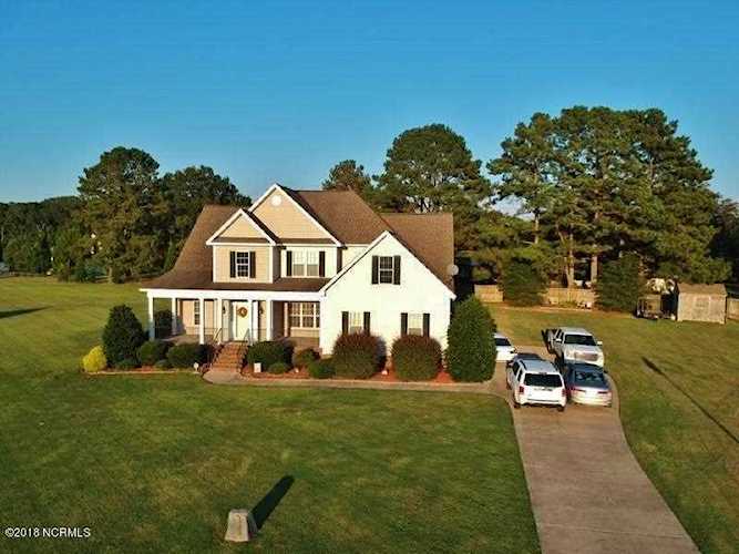 Home For Sale At 1184 Duck Pond Road Nashville Nc In Red