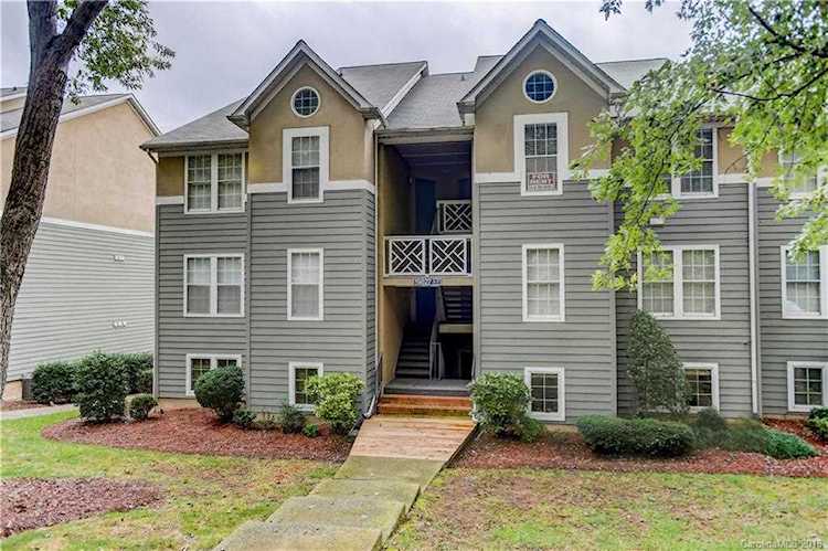 19827 Henderson Rd Cornelius, NC 28031 | MLS 3440844 Photo 1