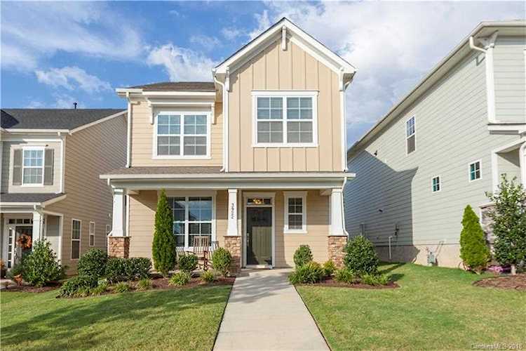 3922 Willow Green Place Charlotte, NC 28206 | MLS 3442181 Photo 1