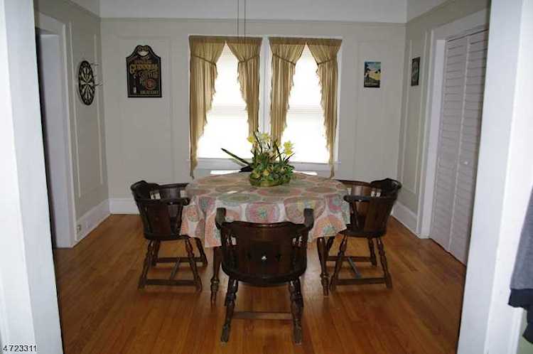 176 Main St Newton Town, NJ 07860