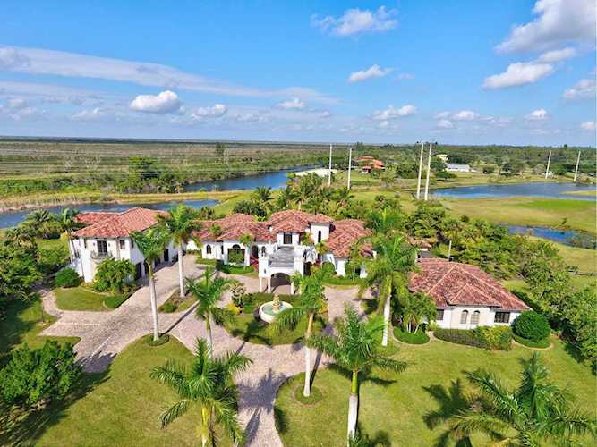 10967 El Paraiso Place Delray Beach, FL 33446