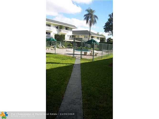 4200 NW 3 Ct #237 Plantation, FL 33317