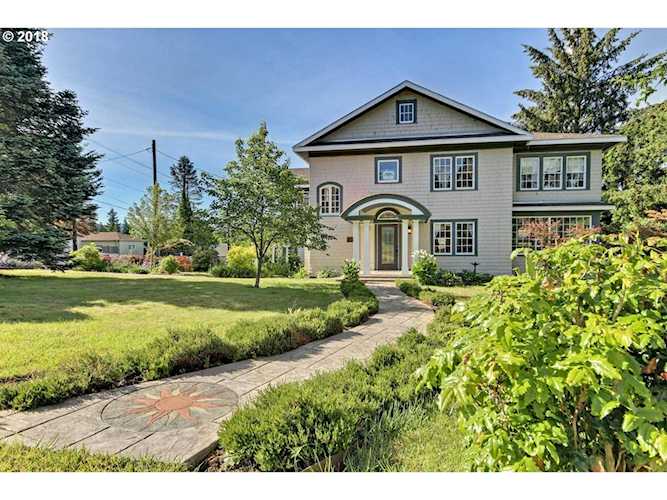 829 SE Fir St Toledo, OR 97391