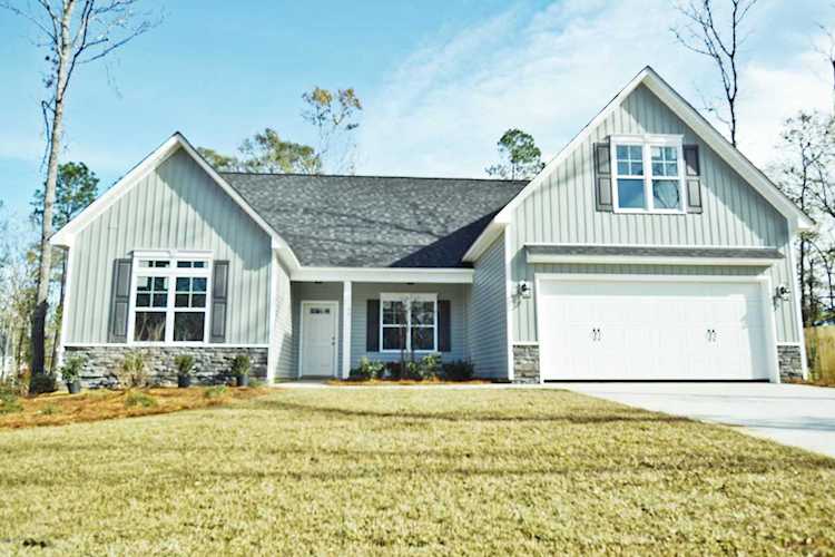 Home For Sale At 48 Clutch Drive, Rocky Point NC in The Knolls At Turkey Creek Photo 1