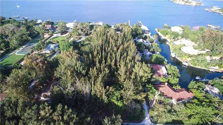 7401B Midnight Pass Rd Sarasota, FL 34242