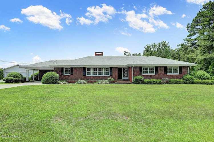 Home For Sale At 20125 Nc Highway 210, Rocky Point NC in Not In Subdivision Photo 1