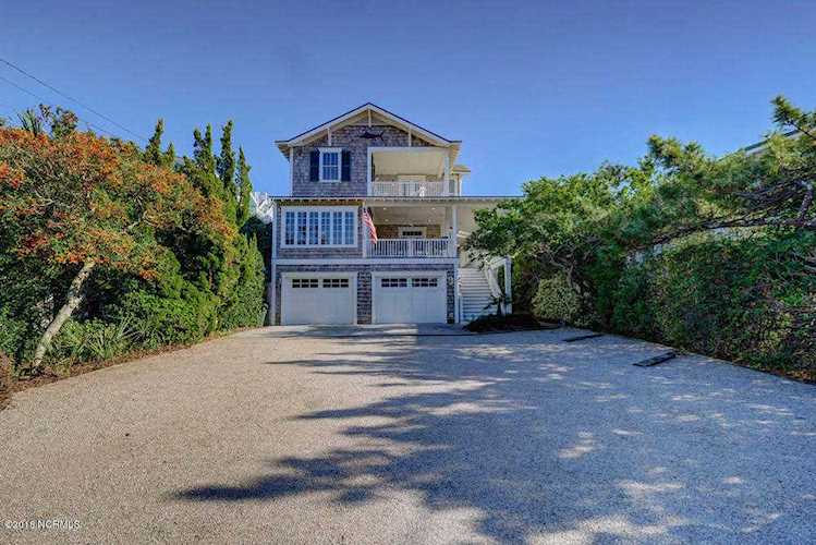 Home For Sale At 807 S Lumina Avenue, Wrightsville Beach NC in Seaforth Photo 1