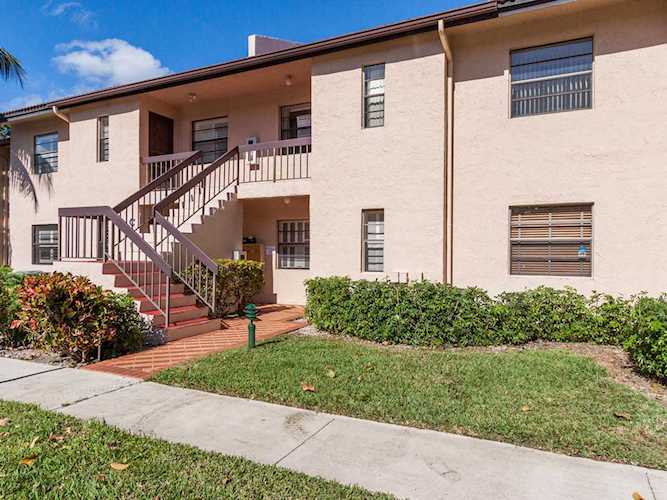 9259 Vista Del Lago #18-E Boca Raton, FL 33428 | RX-10491874 - BocaLuxuryCondos.com Photo 1