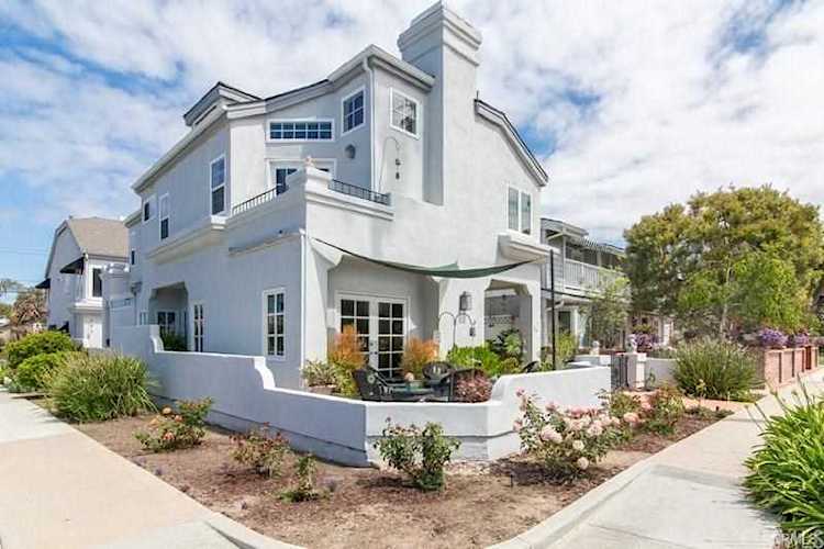 421 Goldenrod Avenue #B Corona Del Mar, CA 92625 | MLS NP19004811 Photo 1