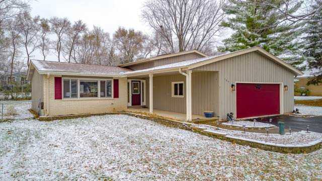 104 Lunt Ave Schaumburg, IL 60193 | MLS 10169820 Photo 1