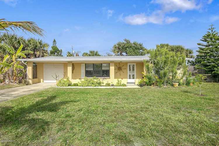 126 E E Pasco Lane Cocoa Beach, FL 32931 | MLS 833752 Photo 1