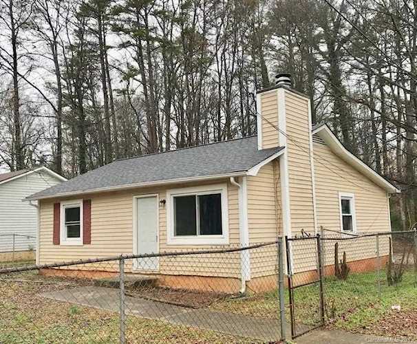 3935 Durham Ln Charlotte, NC 28269 | MLS 3464336 Photo 1
