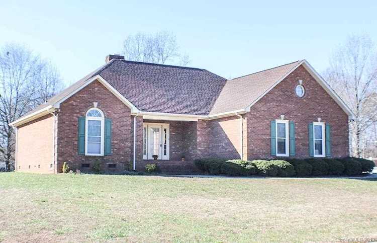 228 Provincial Rd Gastonia, NC 28056 | MLS 3463970 Photo 1