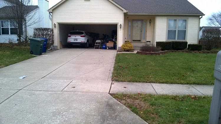 6042 Carmell Drive Columbus, OH 43228 | MLS 219000971 Photo 1