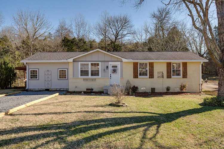 101 Dennis Rd Hendersonville, TN 37075 | MLS 2002173 Photo 1