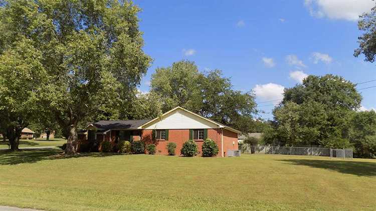 1061 Cragfront Est Loop Gallatin, TN 37066 | MLS 1970667 Photo 1