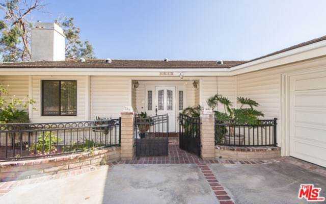 1015 La Rambla Drive, Burbank, CA 91501 | MLS #19422680 Photo 1