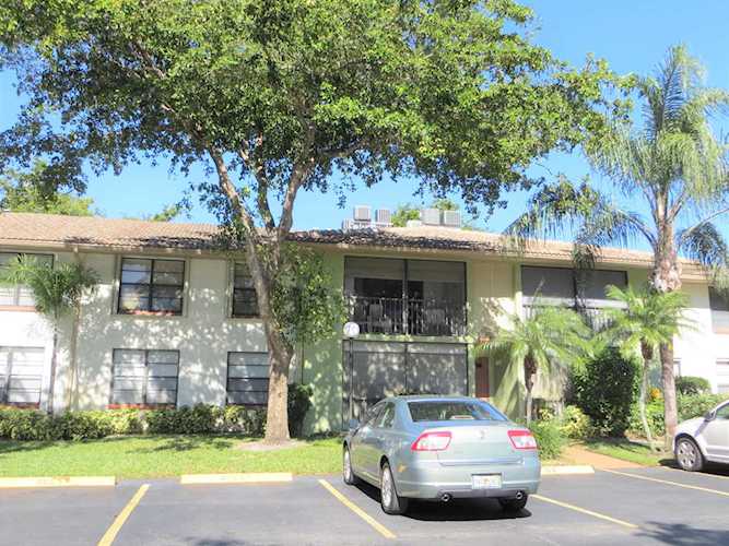 9900 Pineapple Tree Drive #205 Boynton Beach, FL 33436 - MLS# RX-10494490 | BoyntonBeachRealEstate.com Photo 1