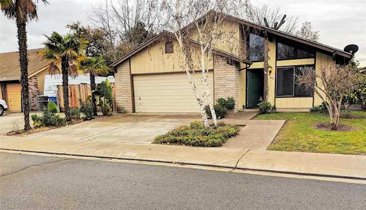 732 Meadow Way Manteca, CA 95336 | MLS 40849800 Photo 1