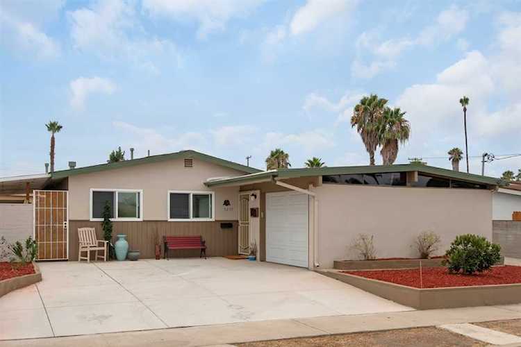 5233 Javier St San Diego, CA 92117 | MLS 190002599 Photo 1