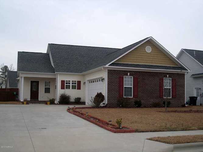 102 Ravenscroft Way Jacksonville, NC 28540 | MLS 100145770 Photo 1