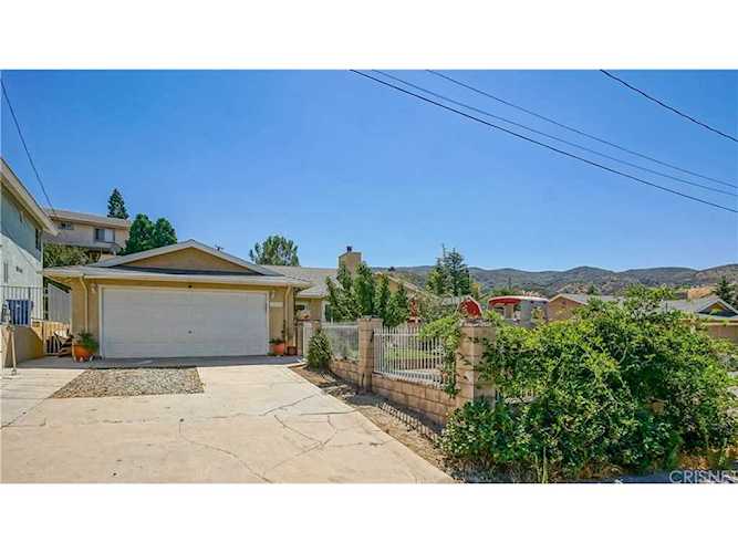 15154 Bluffton Drive Lake Elizabeth, CA 93532 | MLS SR18220095 Photo 1