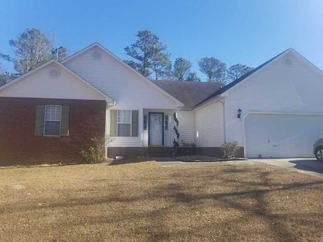 Home For Sale At 104 Trenton Place Jacksonville Nc In Hunters Creek