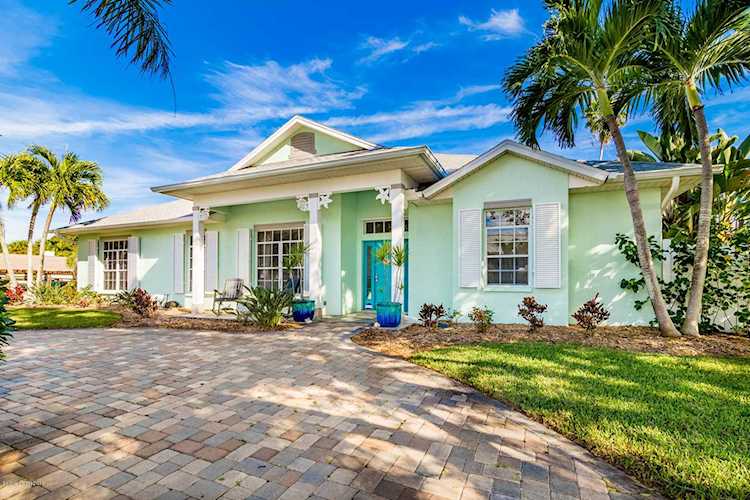 413 Surf Road Melbourne Beach, FL 32951 | MLS 833789 Photo 1