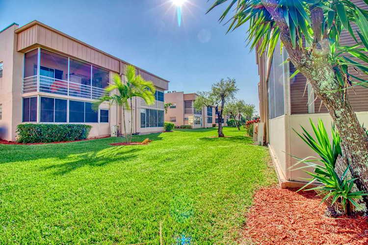 571 Burgundy L Delray Beach, FL 33484 | MLS RX-10494860 Photo 1