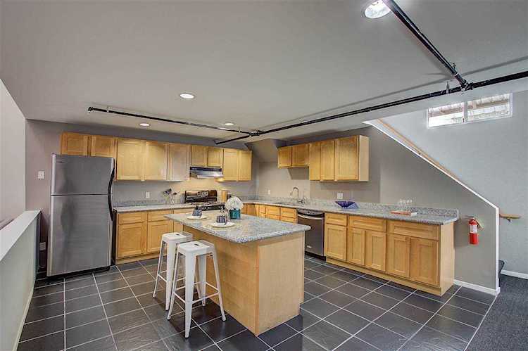 1175 59Th St #2 Oakland, CA 94608 | MLS 40850402 Photo 1