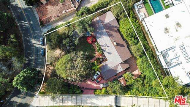 2020 Loma Vista Drive Beverly Hills, CA 90210