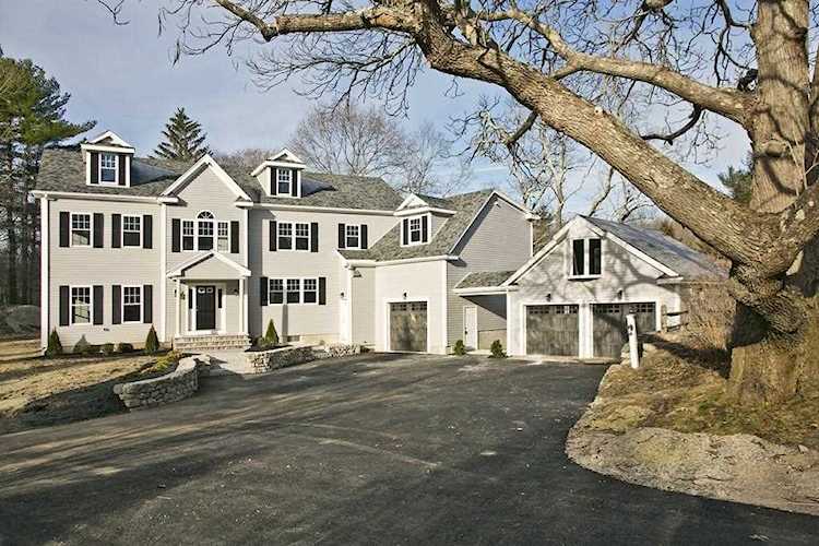32 Cross St Hingham, MA 02043 | MLS 72447890 Photo 1