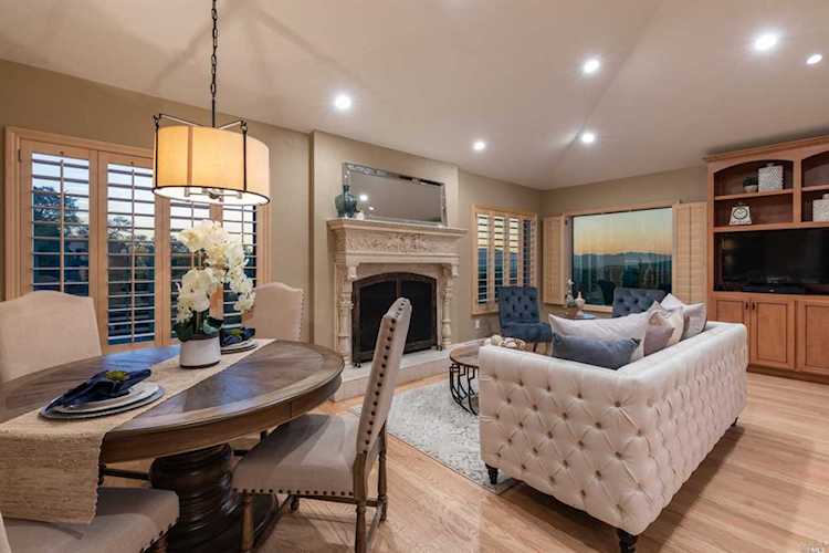 1107 Castle Oaks Drive Napa, CA 94558