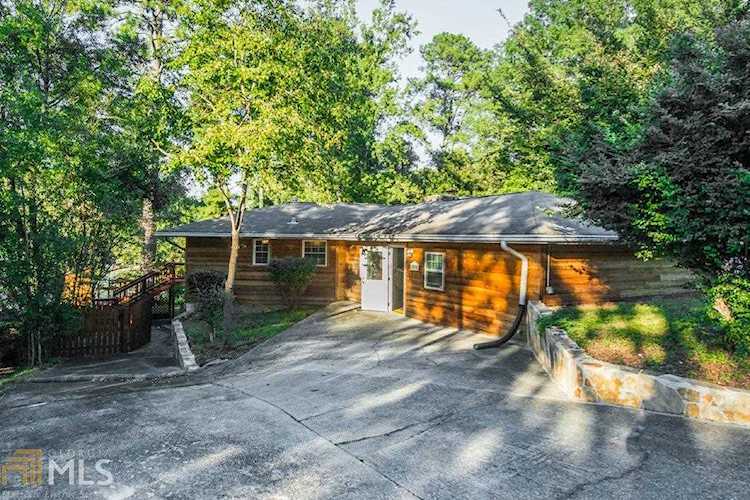 8570 Lake Dr Snellville, GA 30039 | MLS 8486489 Photo 1