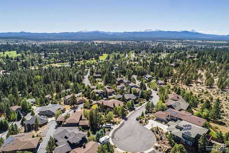 1835 Turnberry Place Bend, OR 97702 | MLS 201900717 Photo 1