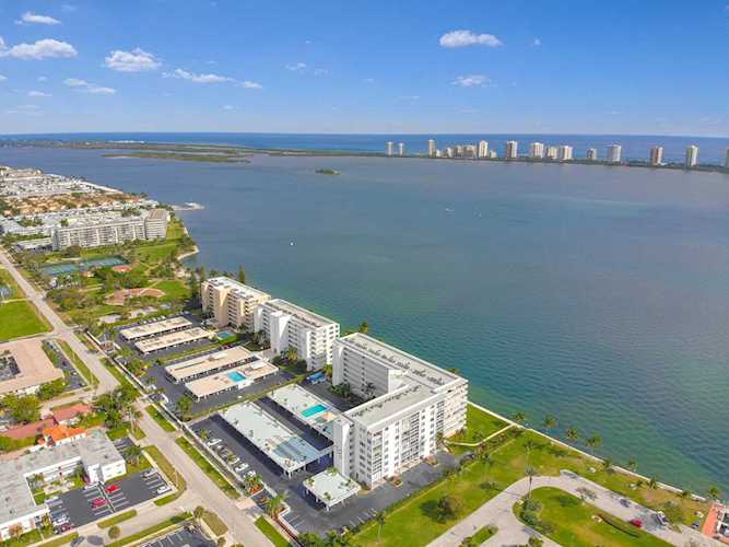 301 Lake Shore Drive #206 Lake Park, FL 33403 | MLS RX-10497634 Photo 1
