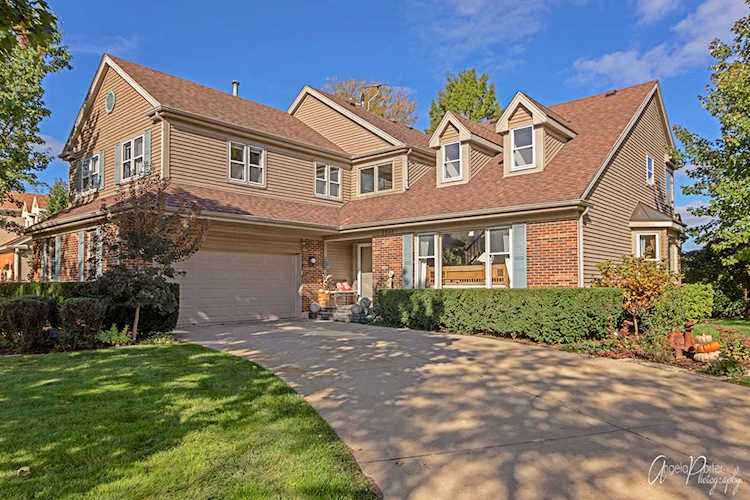 2933 Whispering Oaks Dr Buffalo Grove, IL 60089 | MLS 10266150 Photo 1