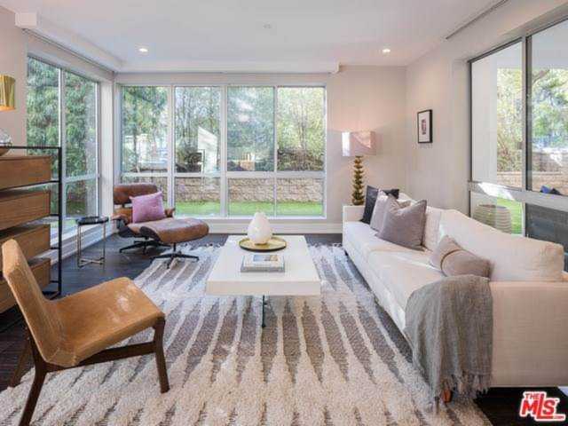 460 N Palm Drive #101, Beverly Hills, CA 90210 | MLS #19424554 Photo 1
