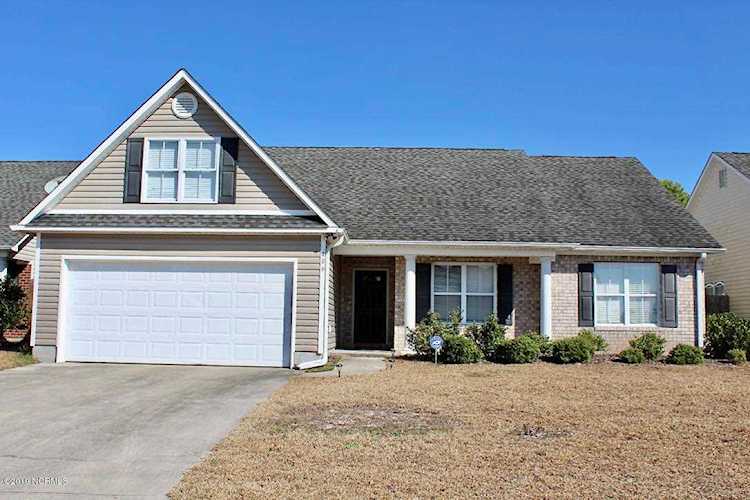 Home For Sale At 406 Putnam Drive, Wilmington NC in West Bay Estates Photo 1