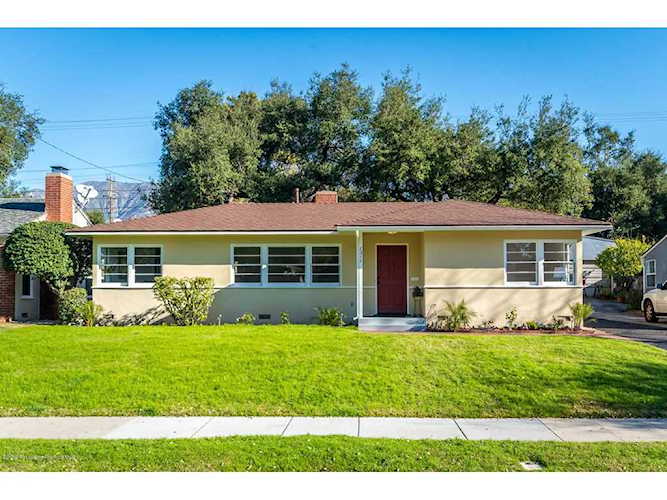 1311 Oak Circle Drive, Glendale, CA 91208 | MLS #819000600 Photo 1