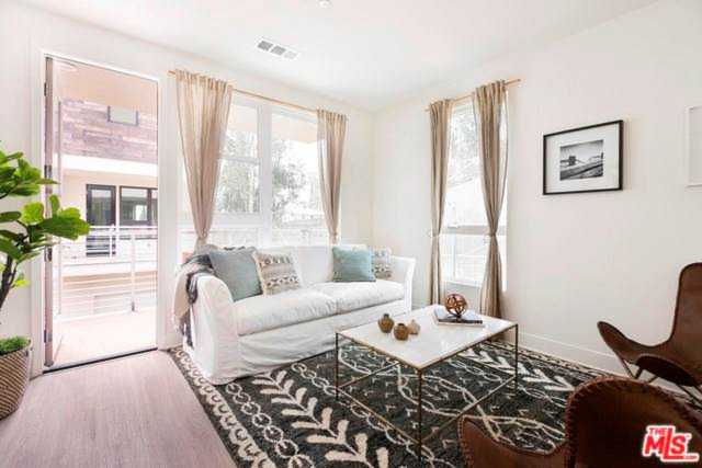 2111 N Cahuenga Boulevard #9, Los Angeles, CA 90068 | MLS #19432784 Photo 1