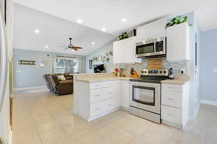 2033 SE Lafayette Street Stuart, FL 34997 | MLS RX-10503675 Photo 1