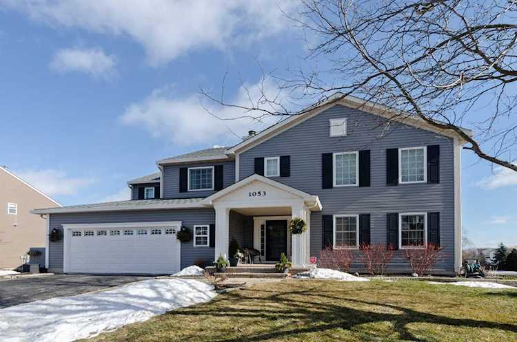 1053 Wrens Gate Way Mundelein, IL 60060 | MLS 10269200 Photo 1